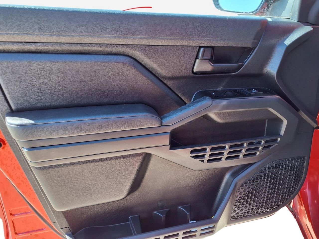 Certified 2025 Toyota Tacoma SR AWD/4WD image 13