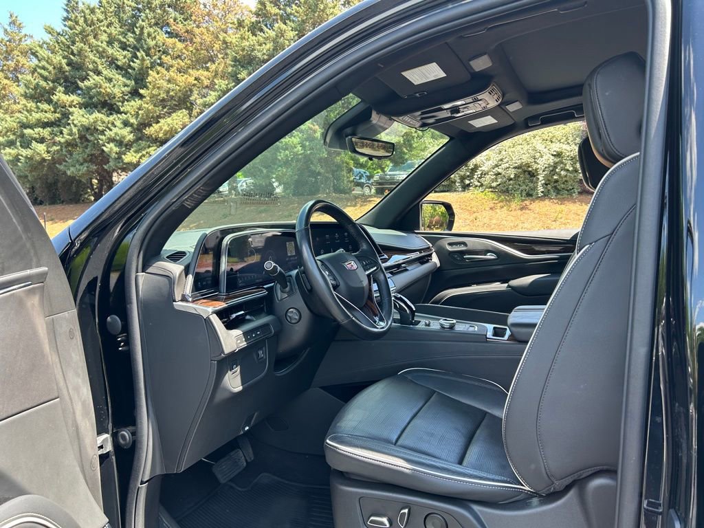Used 2023 Cadillac Escalade ESV Premium Luxury AWD/4WD image 39