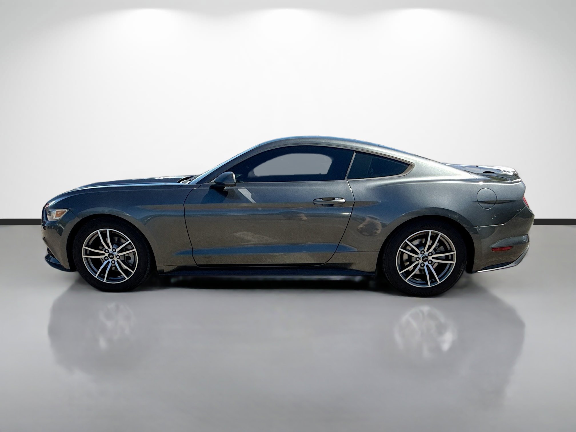 Used 2017 Ford Mustang Premium image 6