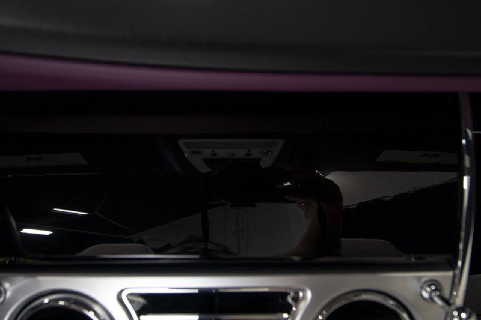 Used 2017 Rolls-Royce Dawn image 31