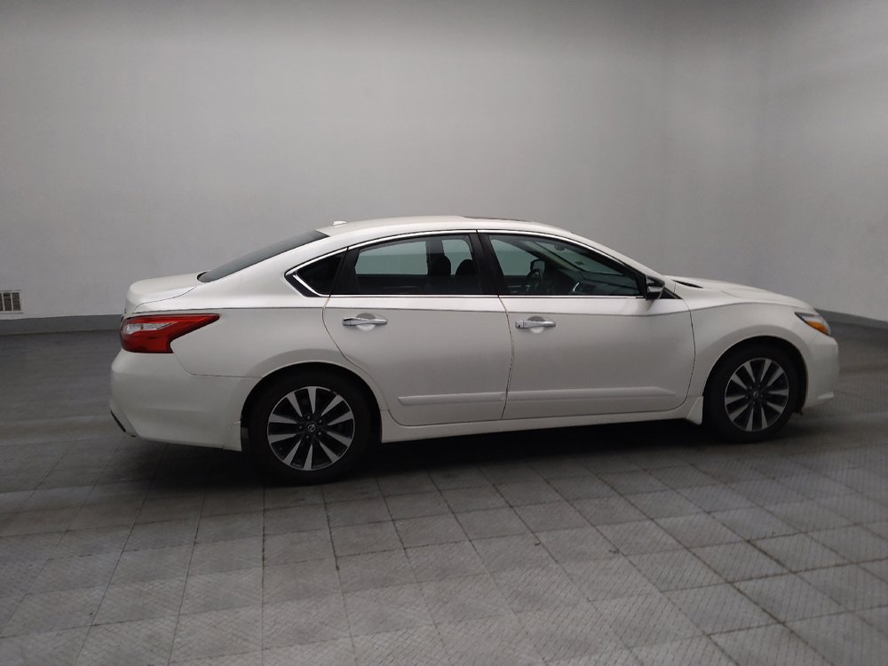 Used 2016 Nissan Altima 2.5 SL w/ 2.5 Technology Package FWD image 10