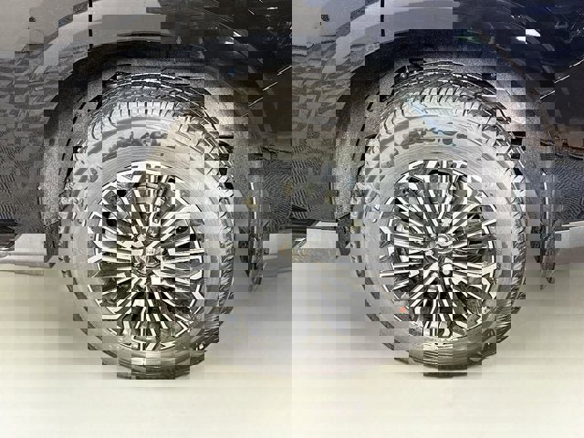 New 2025 Nissan Armada SL w/ Captain's Chari Seat Package image 35