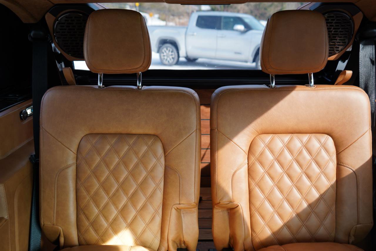 Used 2025 Ford Bronco Badlands image 41