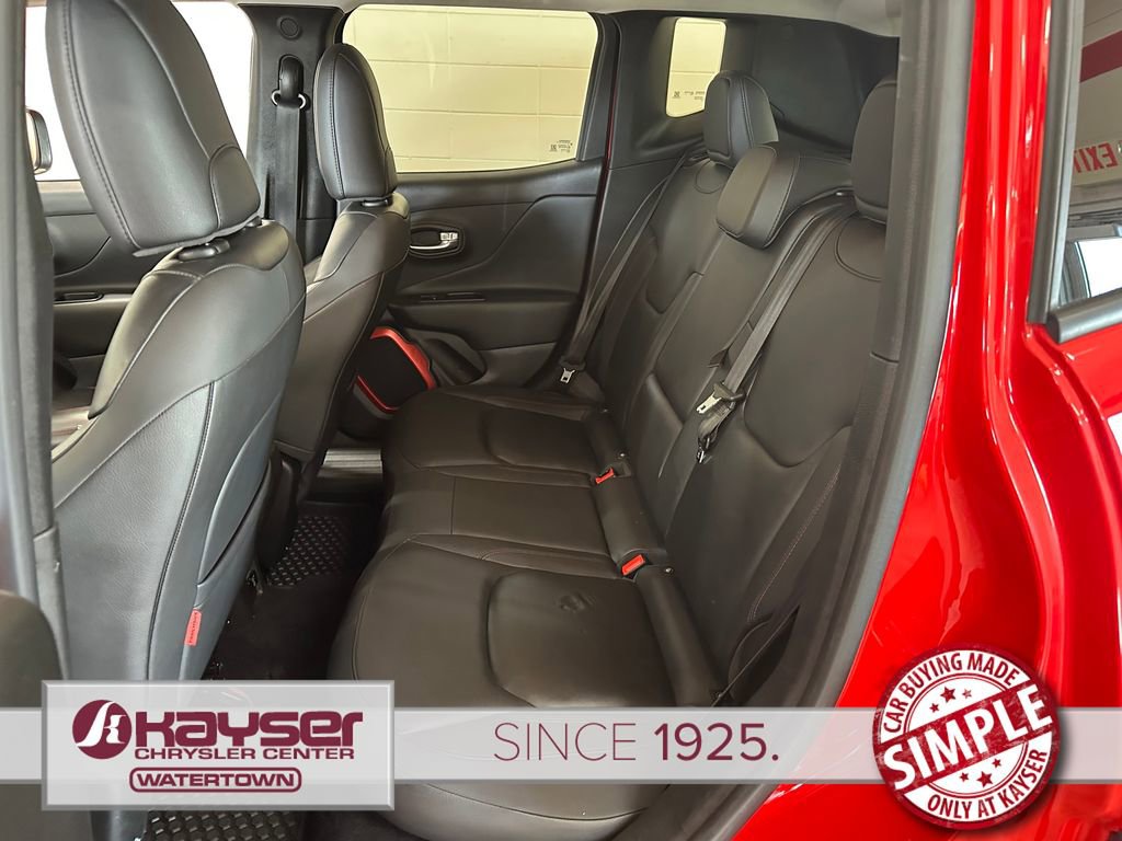 Used 2017 Jeep Renegade Trailhawk w/ Premium Trailhawk Package image 29