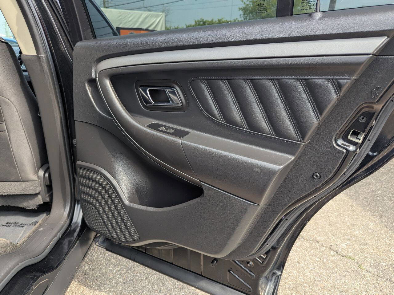 Used 2012 Ford Taurus SEL image 17