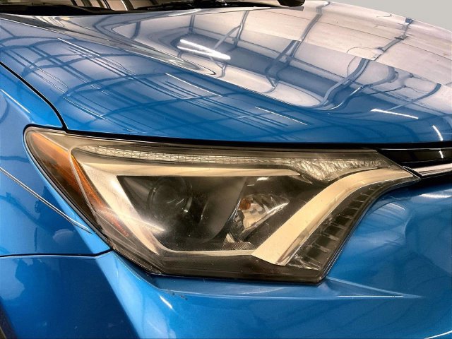 Used 2017 Toyota RAV4 XLE AWD/4WD image 27