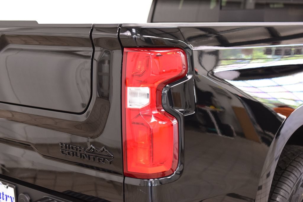 Used 2024 Chevrolet Silverado 1500 High Country w/ Technology Package AWD/4WD image 22