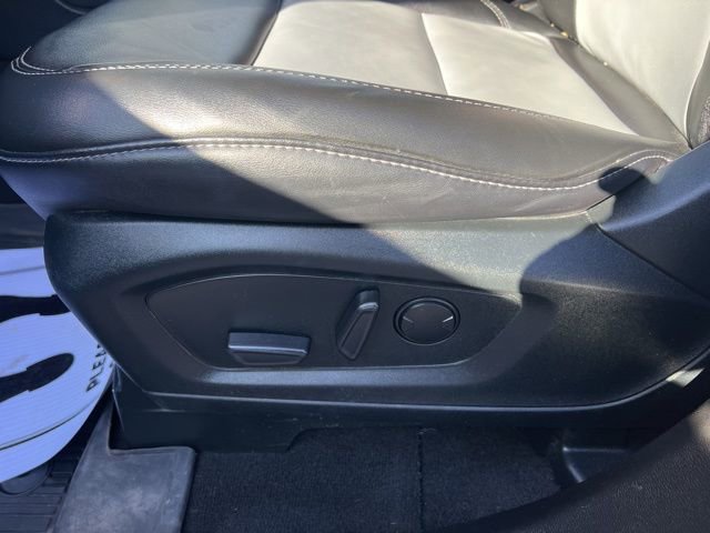 Used 2023 Ford Explorer XLT w/ Equipment Group 202A AWD/4WD image 24