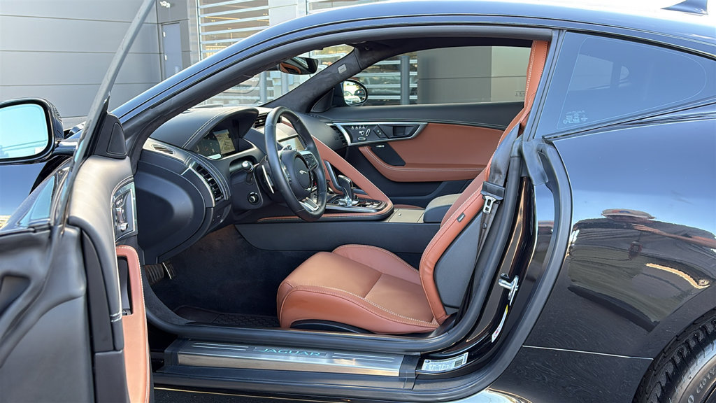 Used 2023 Jaguar F-TYPE R-Dynamic AWD/4WD image 12