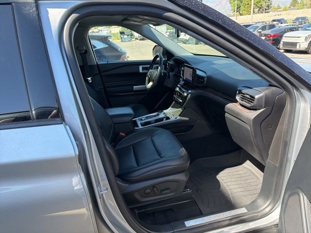 Used 2021 Ford Explorer Limited w/ Equipment Group 301A AWD/4WD image 36