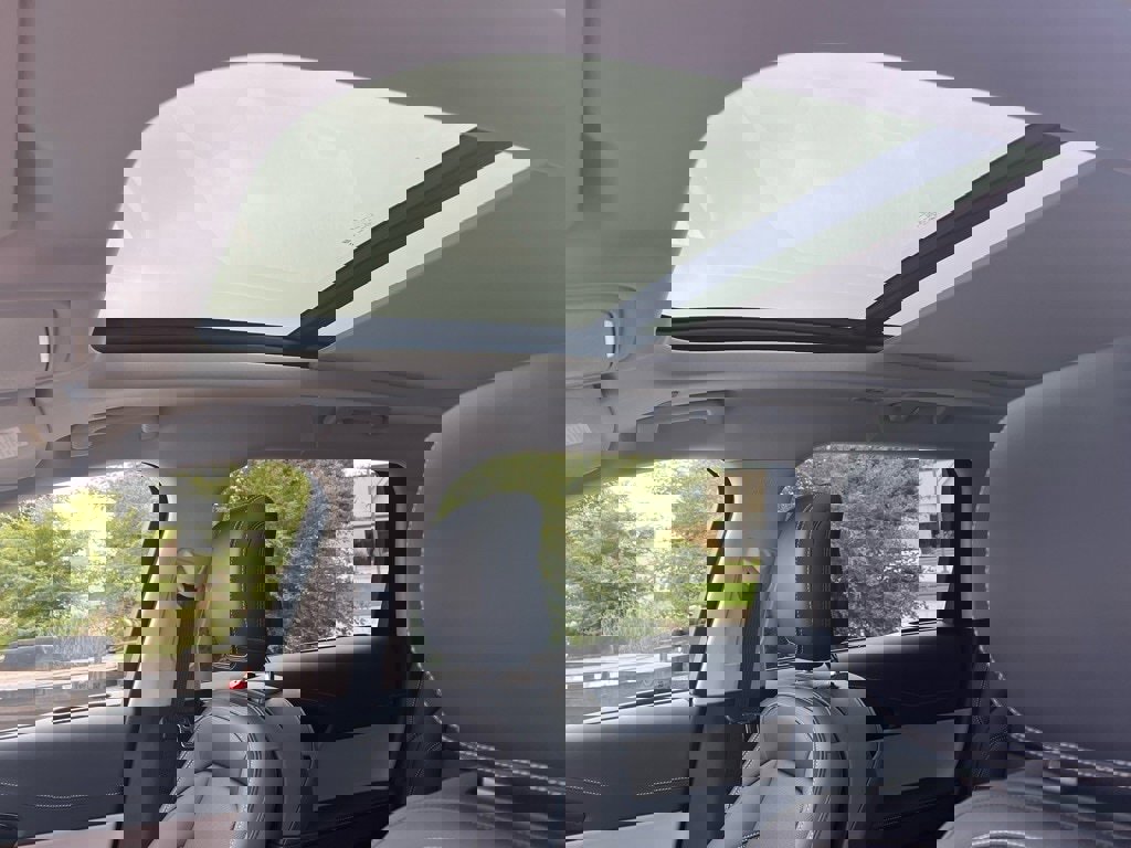 New 2025 Lincoln Nautilus Premier w/ Equipment Group 102A image 14