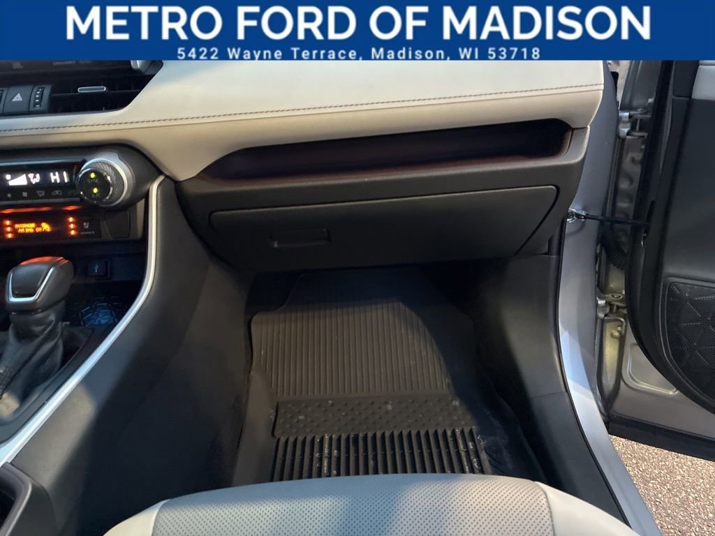 Used 2021 Toyota RAV4 Limited image 47