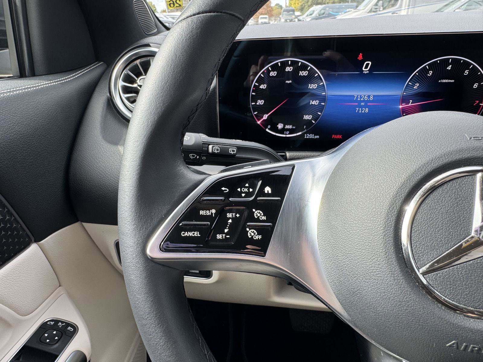 Certified 2025 Mercedes-Benz GLA 250 image 11