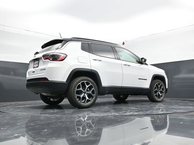 Used 2026 Jeep Compass Limited AWD/4WD image 43