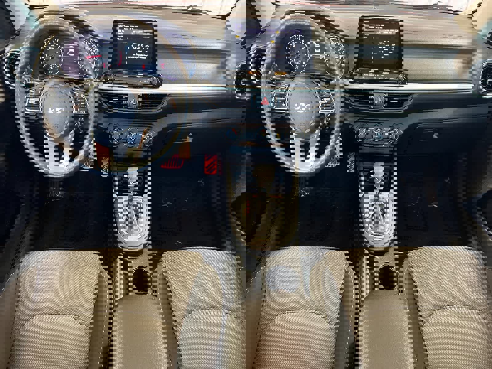 Used 2023 Kia Forte LXS w/ LXS Technology Package image 3