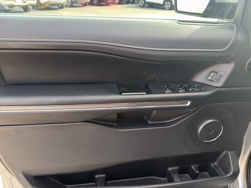 Used 2024 Ford Expedition Max XLT image 28