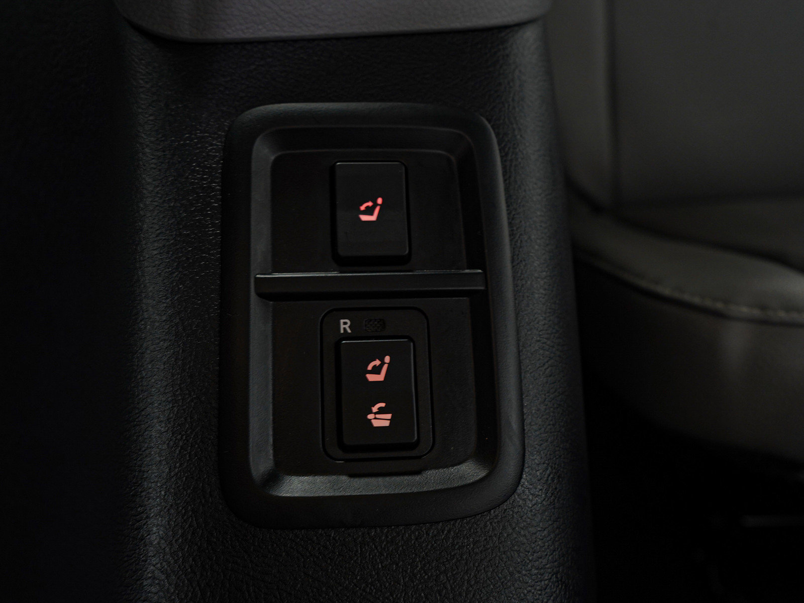 Used 2021 Toyota Sequoia Platinum image 16