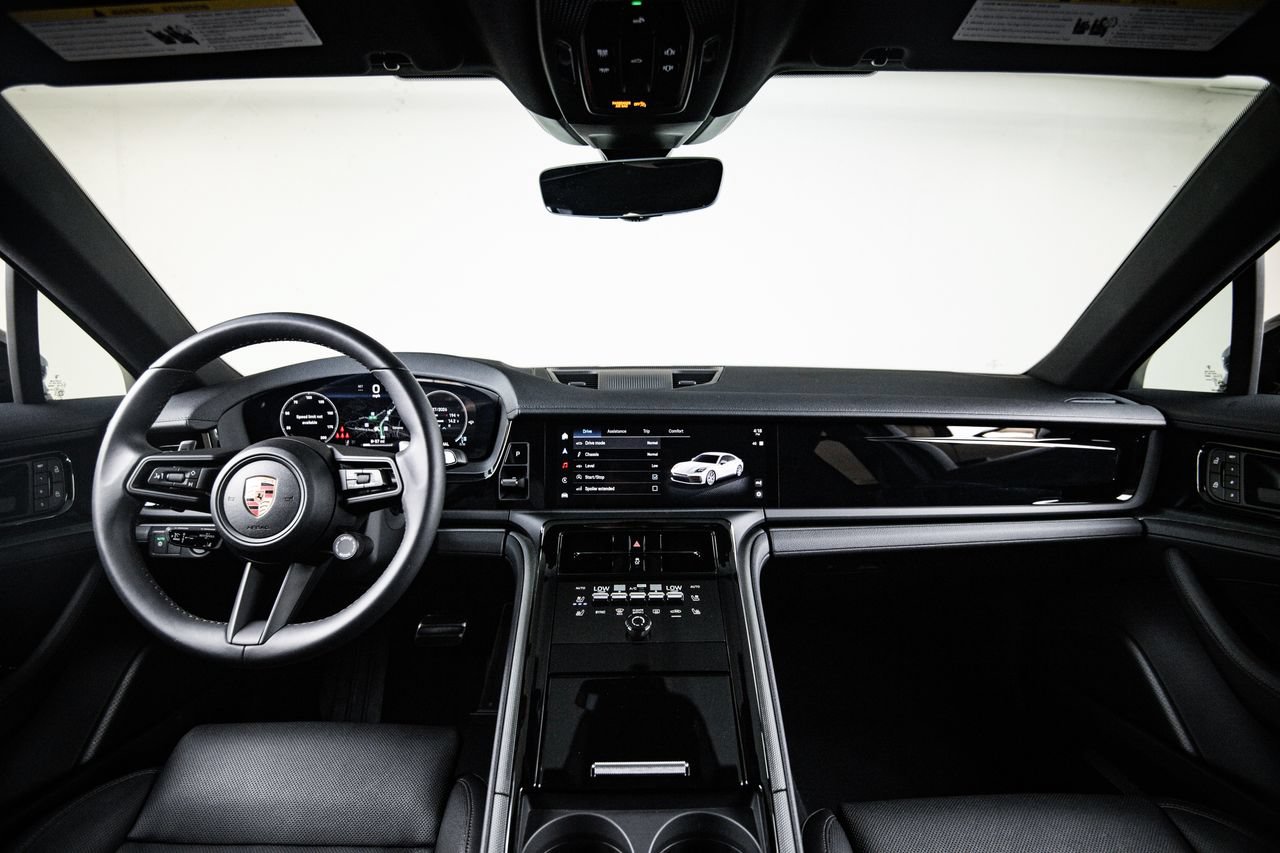 Certified 2025 Porsche Panamera image 25