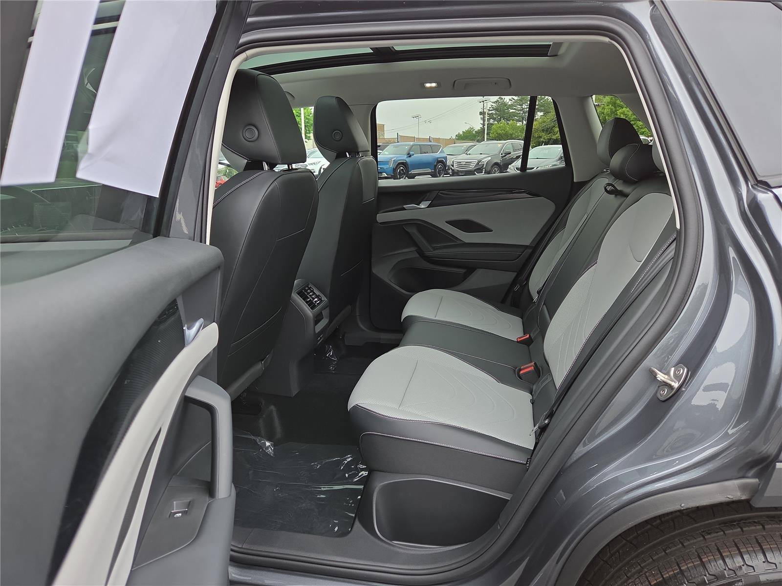 New 2026 Volkswagen Tiguan SE AWD/4WD image 22