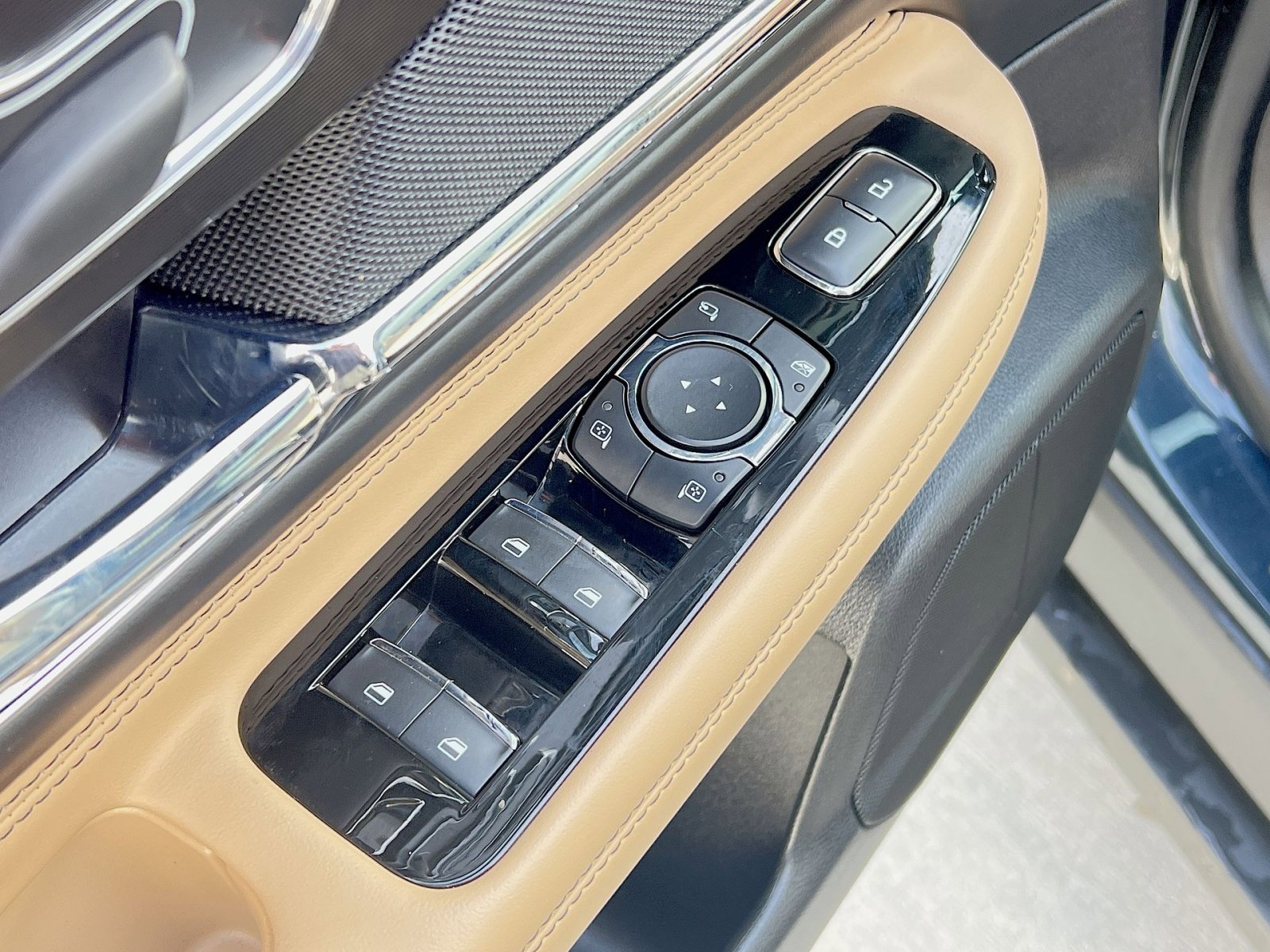 Used 2021 Lincoln Corsair Grand Touring w/ Equipment Group 301A image 15