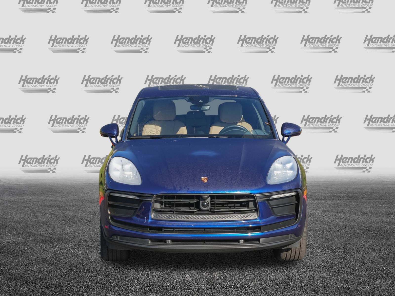 Used 2024 Porsche Macan image 3