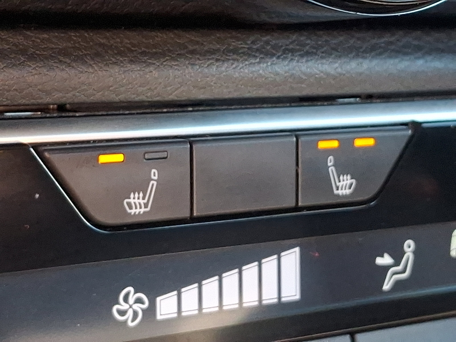 Used 2025 Nissan Sentra SR FWD image 26