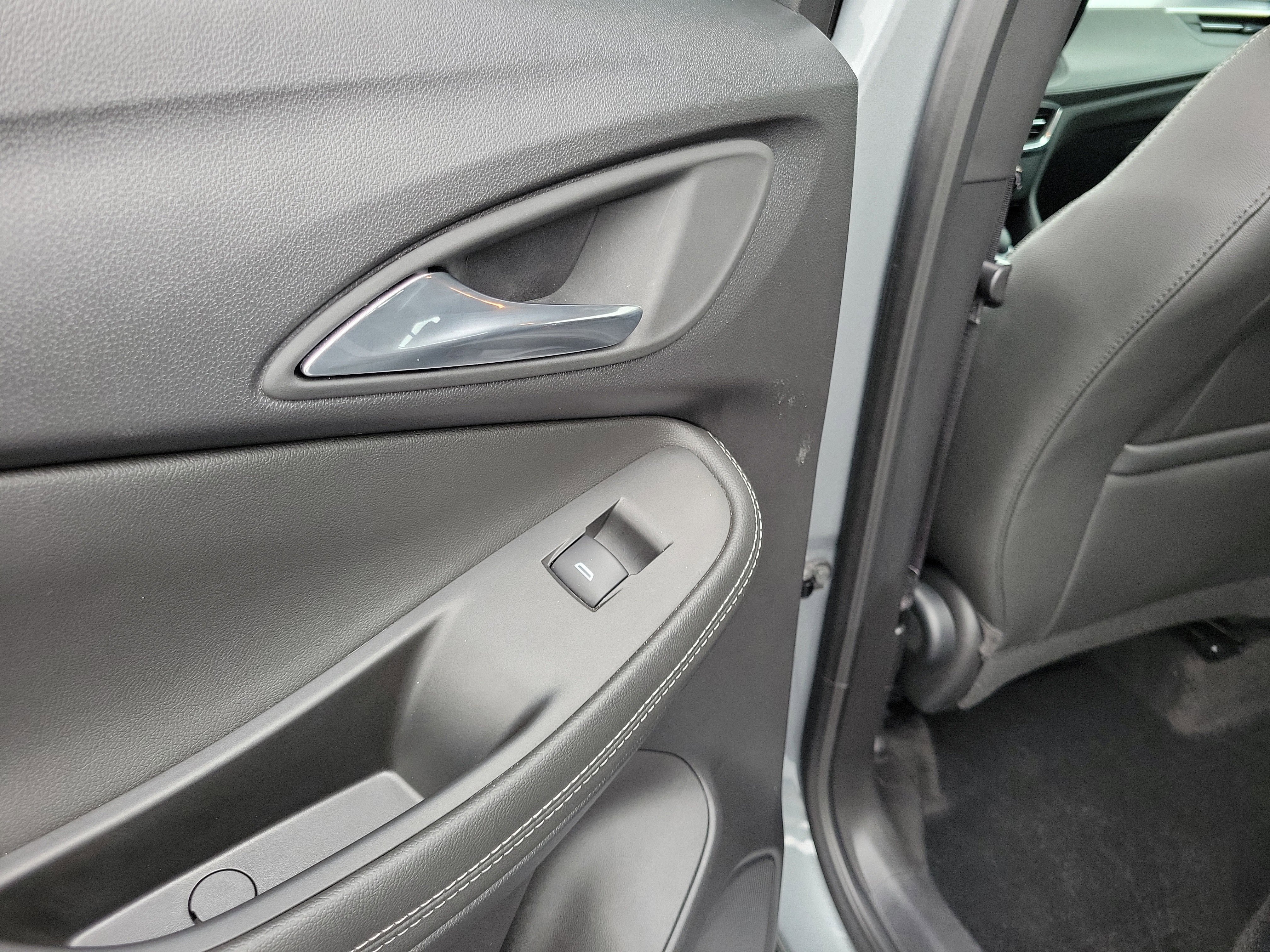 Used 2025 Buick Encore GX Preferred FWD image 13