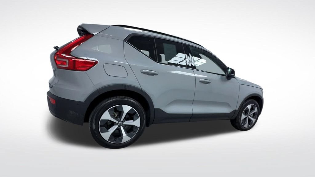 Used 2026 Volvo XC40 B5 Plus w/ Protection Package Premier AWD/4WD image 8
