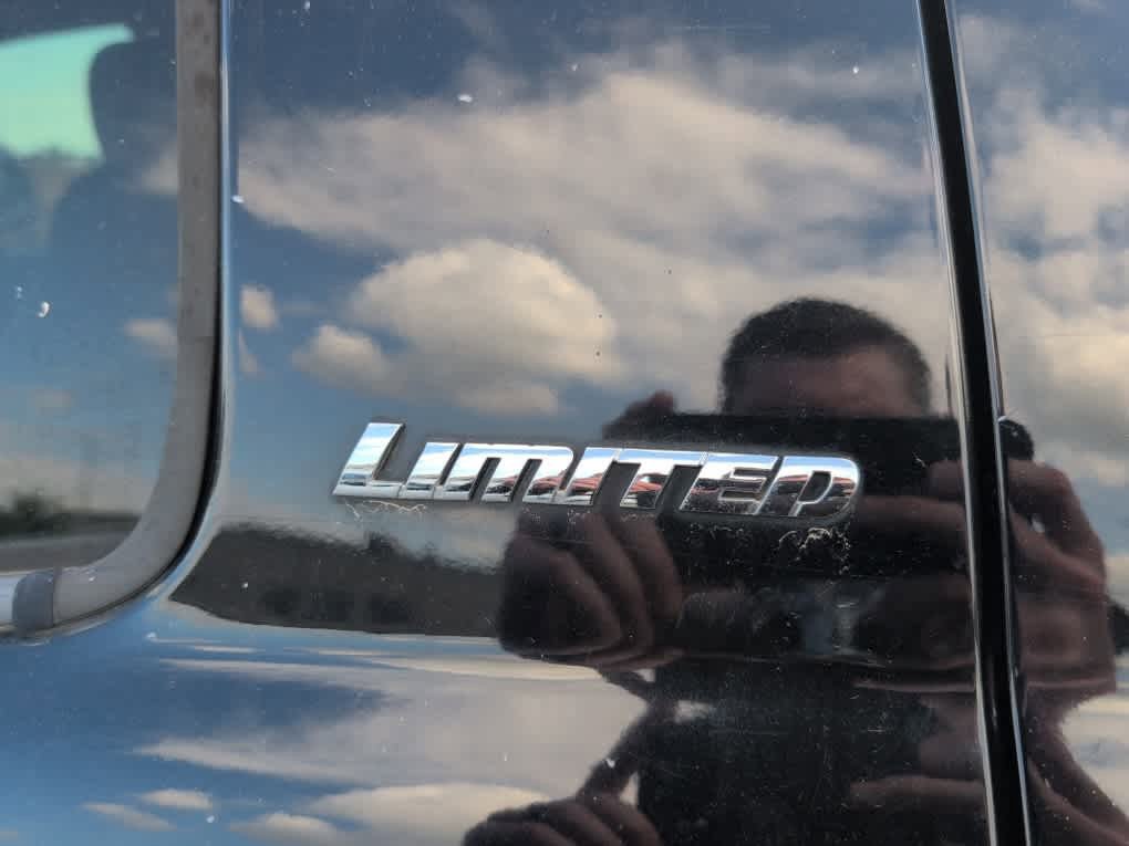 Used 2015 Toyota Tundra Limited RWD image 8