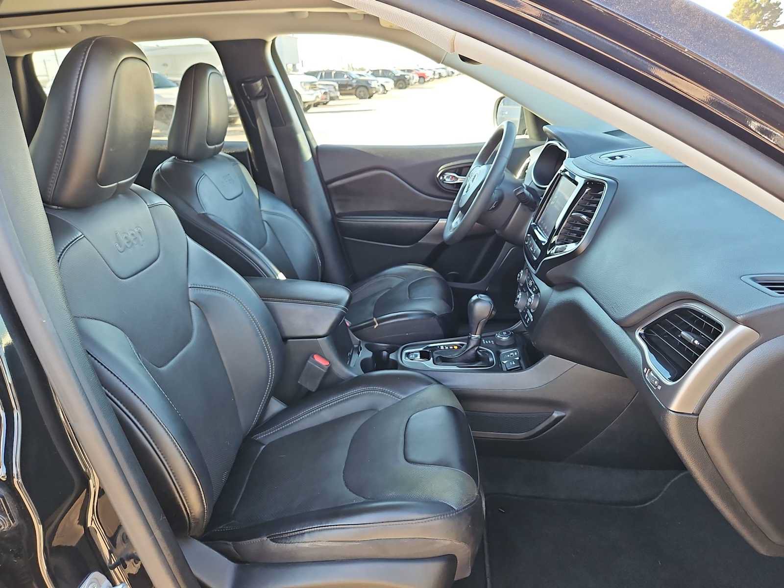Used 2022 Jeep Cherokee Limited w/ Elite Package AWD/4WD image 18