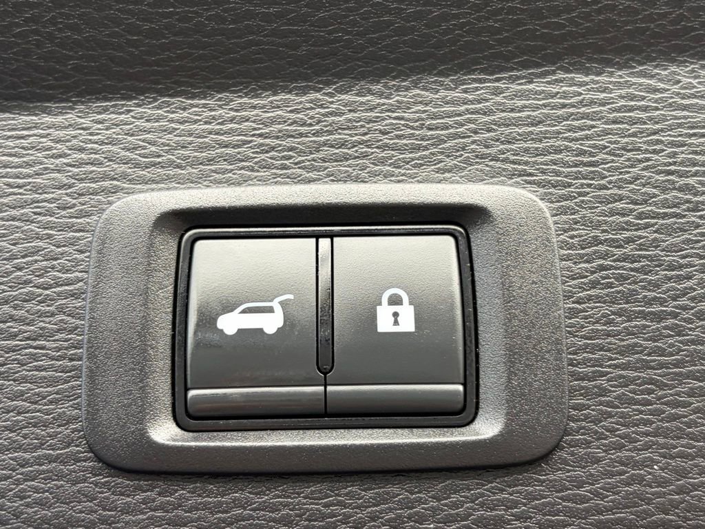 Used 2024 Mitsubishi Outlander SE AWD/4WD image 24