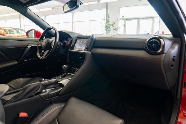 Used 2020 Nissan GT-R Premium w/ Premium Interior Package image 20