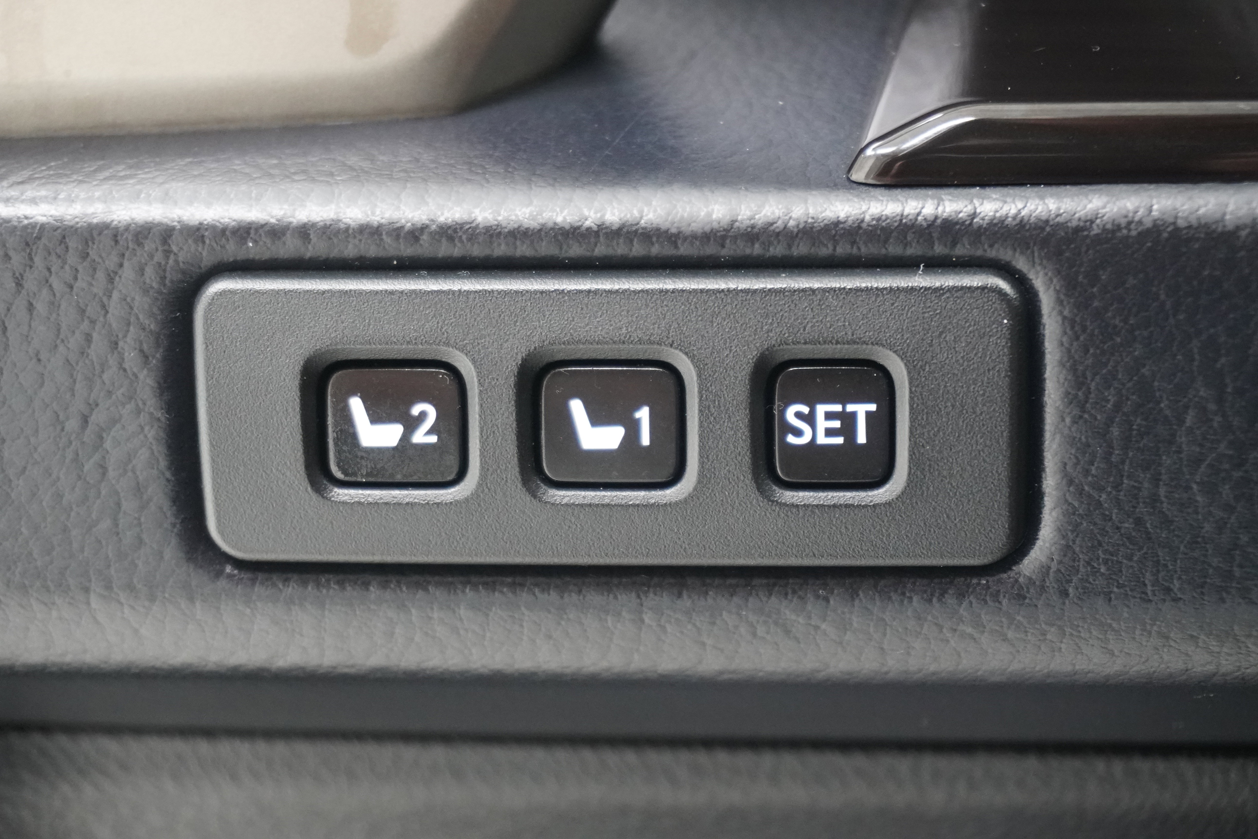 Used 2014 Lexus GX 460 AWD/4WD image 18