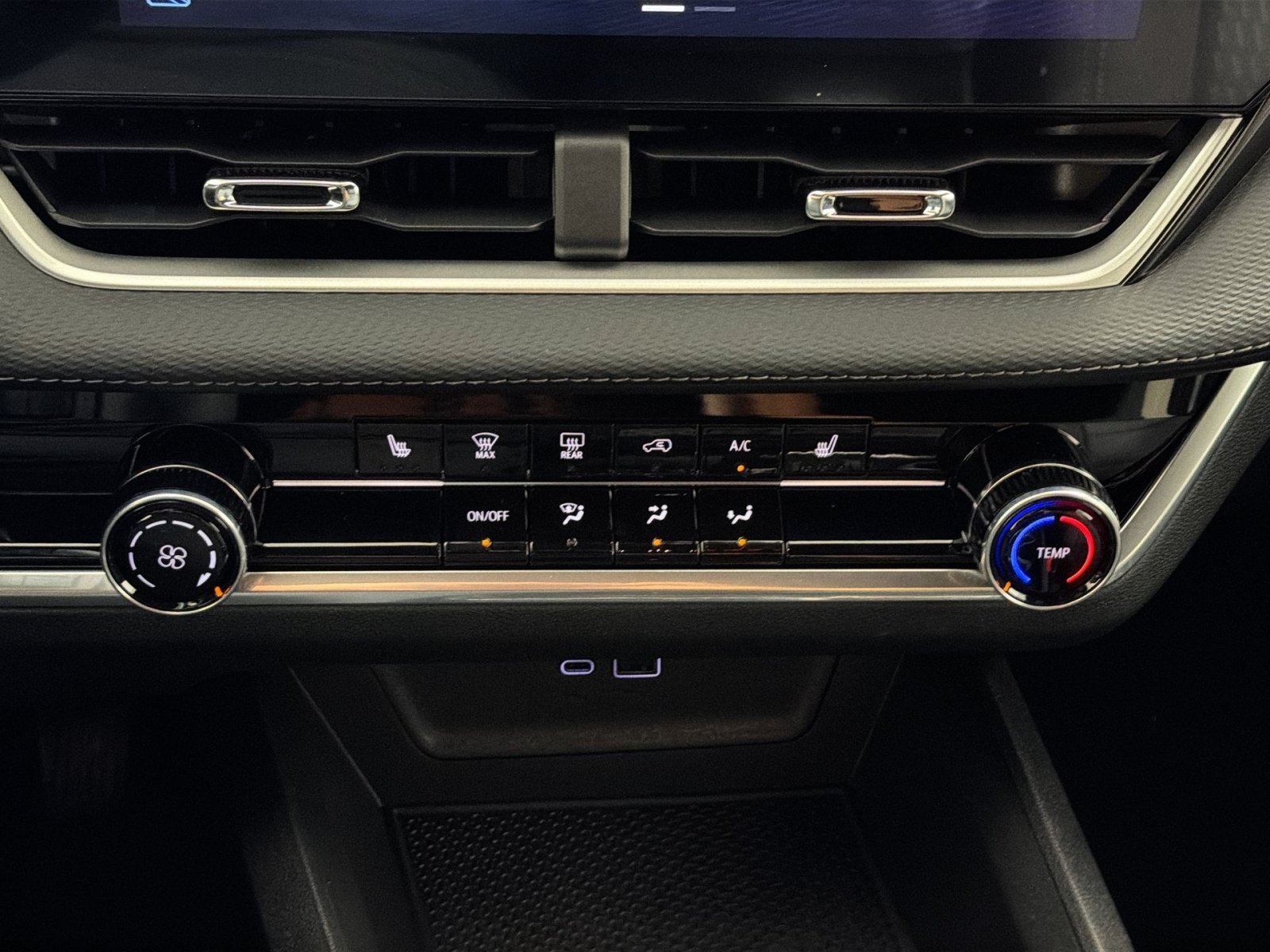 New 2027 Chevrolet Equinox LT w/ Safety and Technology Package FWD image 21