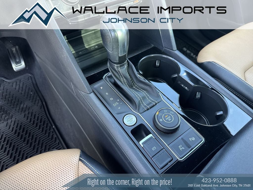 Certified 2022 Volkswagen Atlas Cross Sport SEL Premium R-Line AWD/4WD image 18