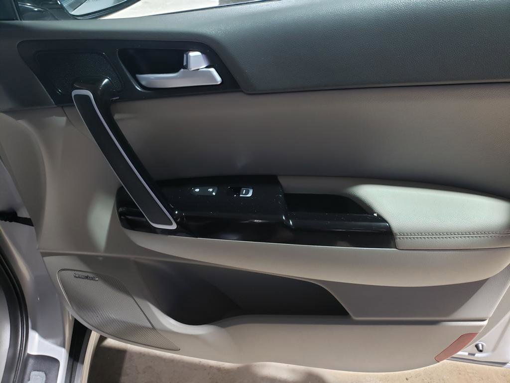 Used 2019 Kia Sportage SX image 17