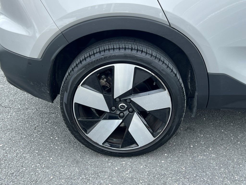 Certified 2023 Volvo C40 P8 Recharge Ultimate image 11