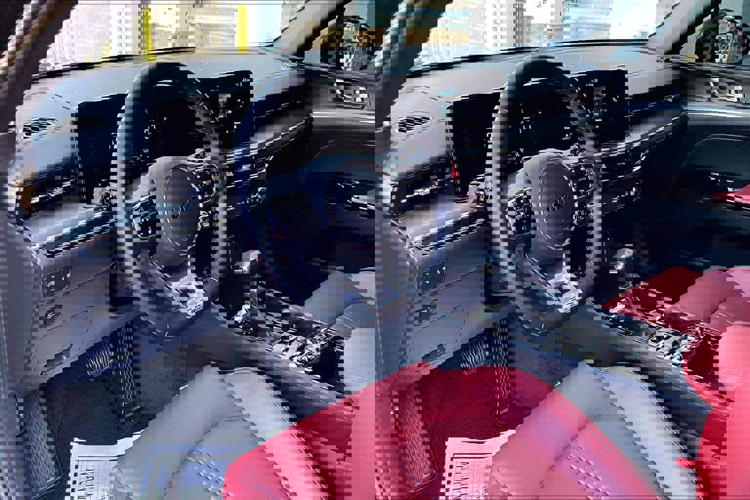 Used 2025 Kia K5 GT-Line w/ GT-Line Premium Package image 17