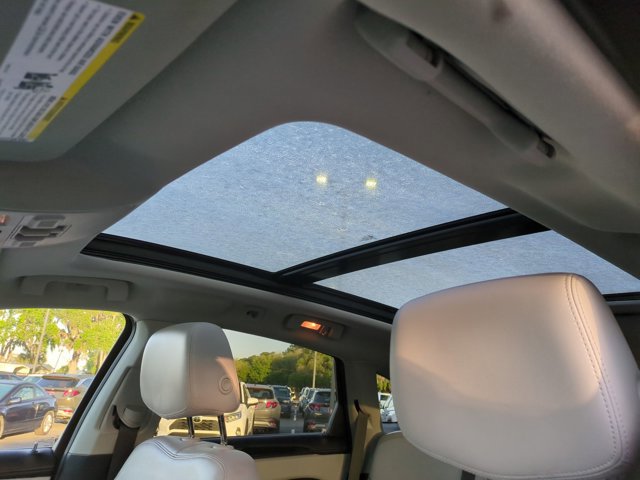 Used 2015 Cadillac SRX Premium FWD image 17