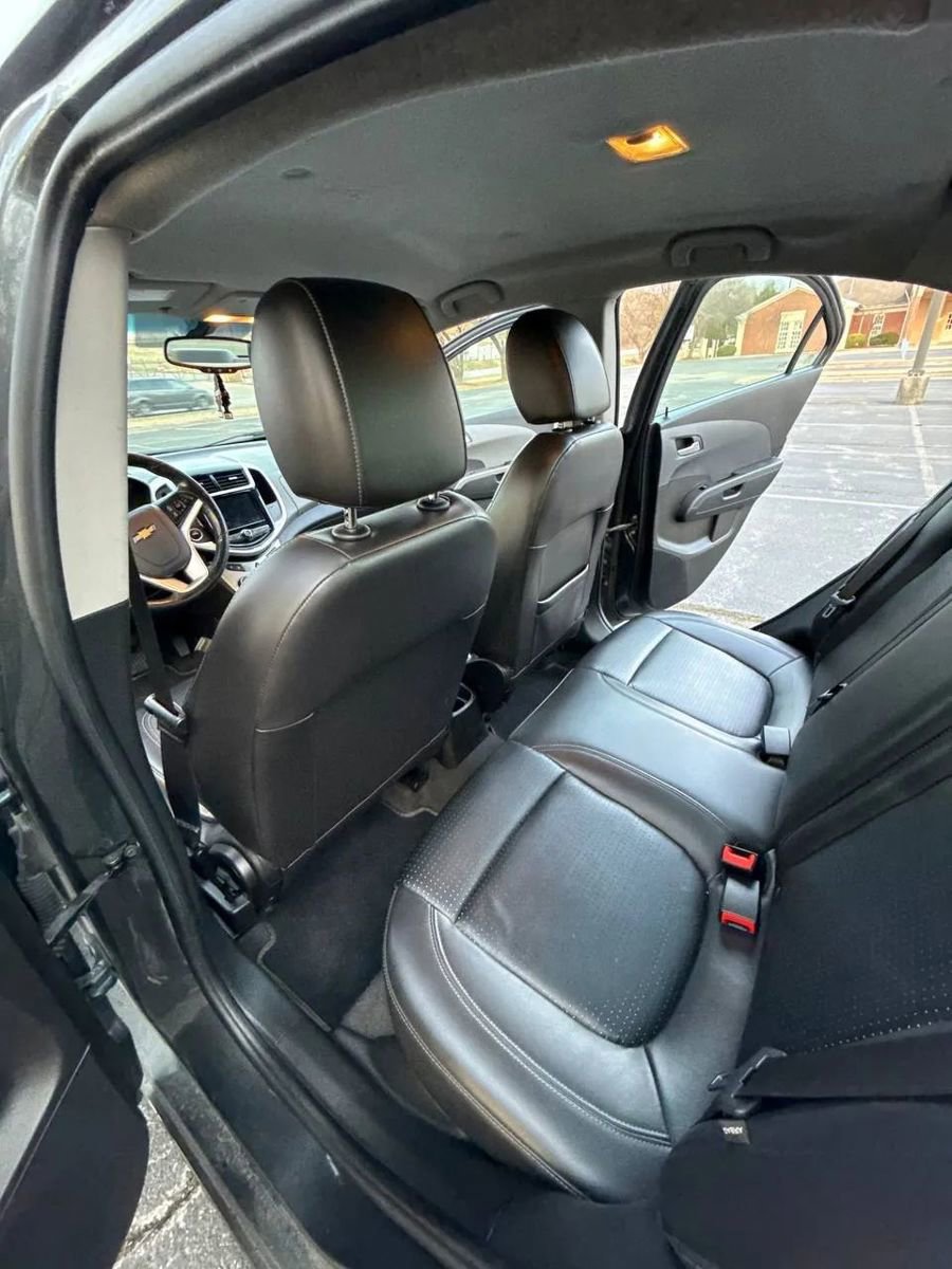 Used 2019 Chevrolet Sonic Premier FWD image 19