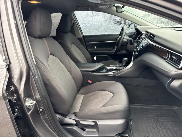 Used 2020 Toyota Camry LE image 11