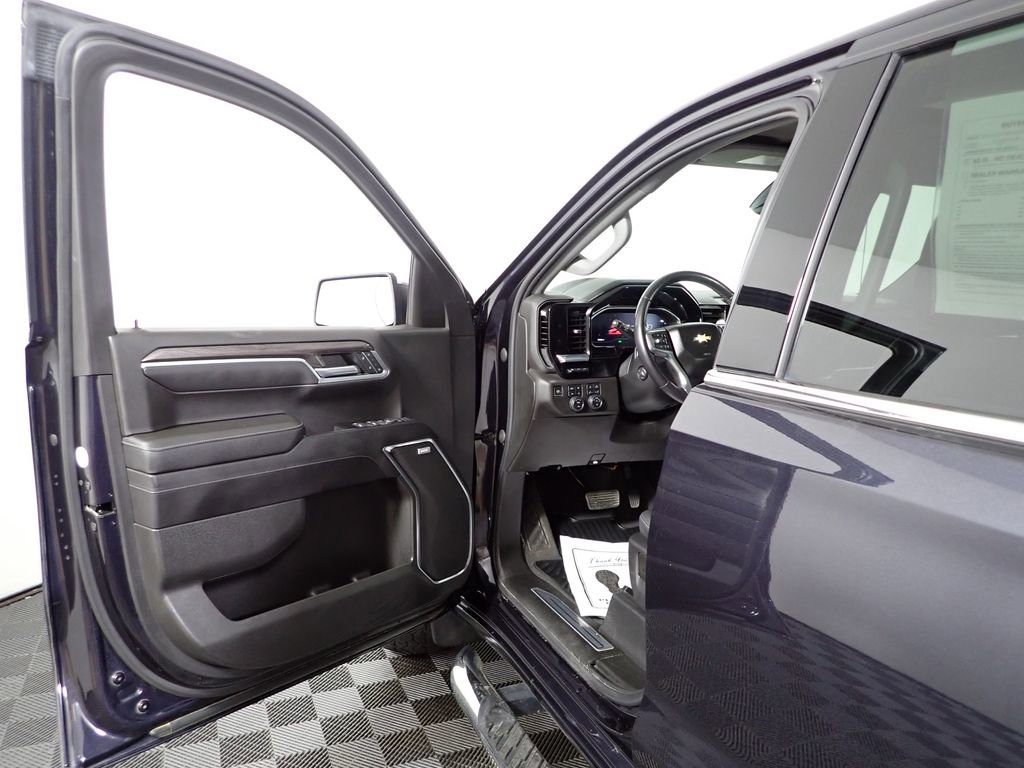 Used 2022 Chevrolet Silverado 1500 LTZ w/ LTZ Premium Package image 23