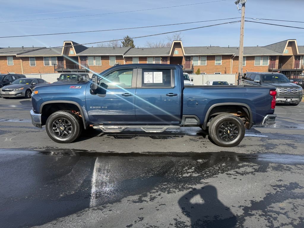 Used 2021 Chevrolet Silverado 2500 LT w/ Convenience Package image 8