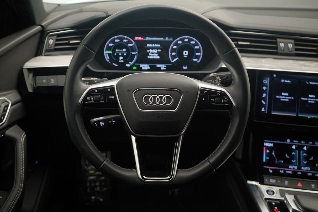 Used 2024 Audi Q8 e-tron Premium image 9