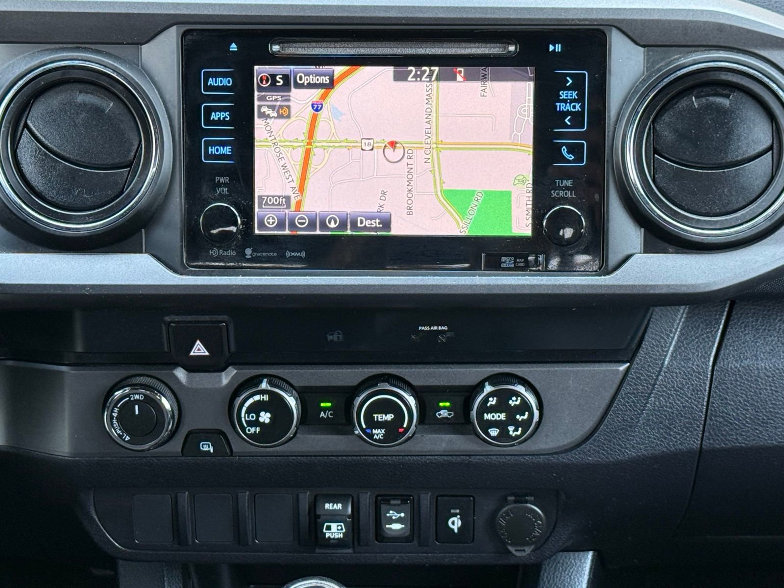 Used 2019 Toyota Tacoma TRD Sport AWD/4WD image 19