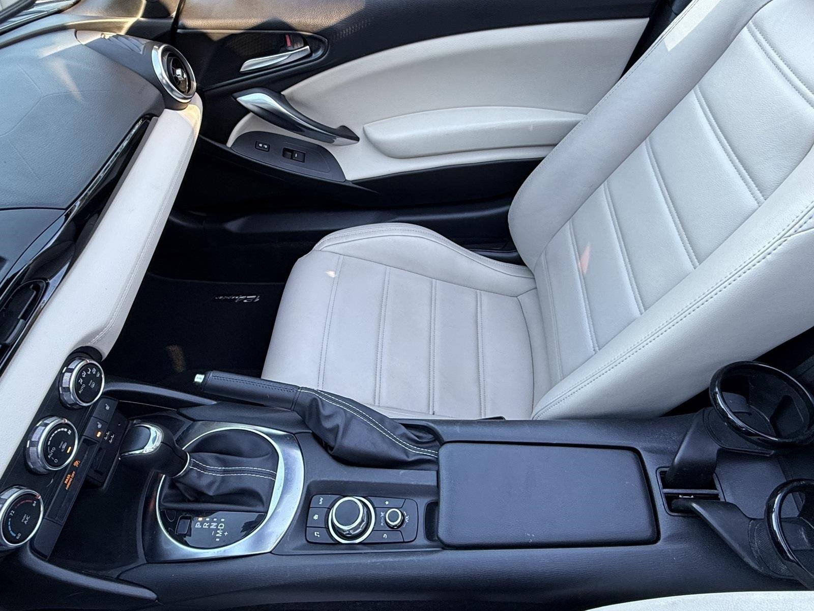 Used 2019 FIAT 124 Spider Lusso image 33