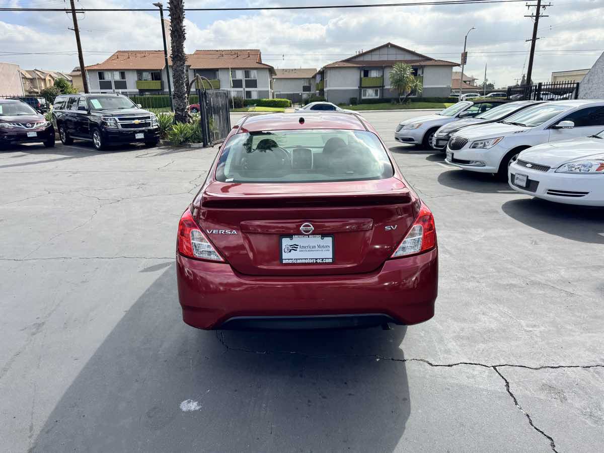 Used 2018 Nissan Versa SV FWD image 4