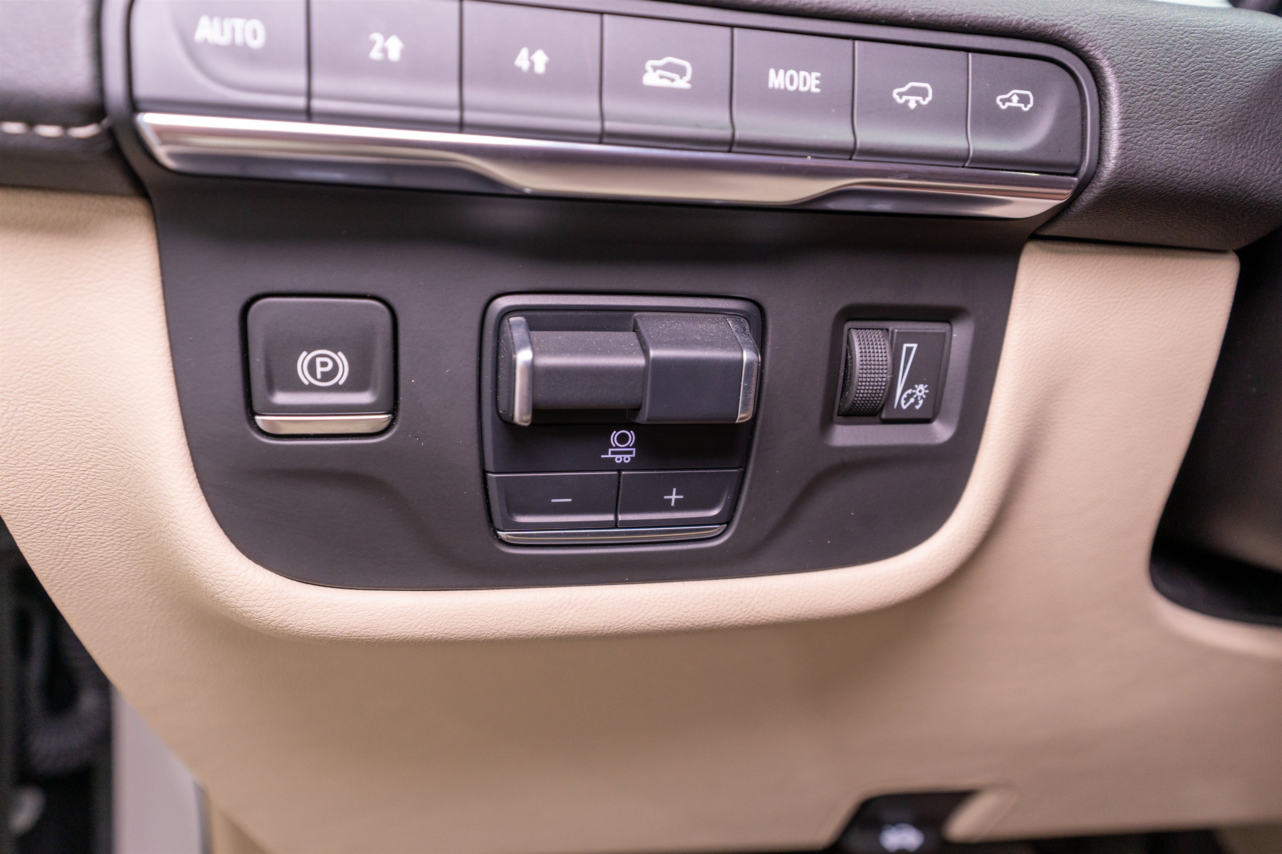 Used 2024 Cadillac Escalade Premium Luxury w/ Performance Package AWD/4WD image 36