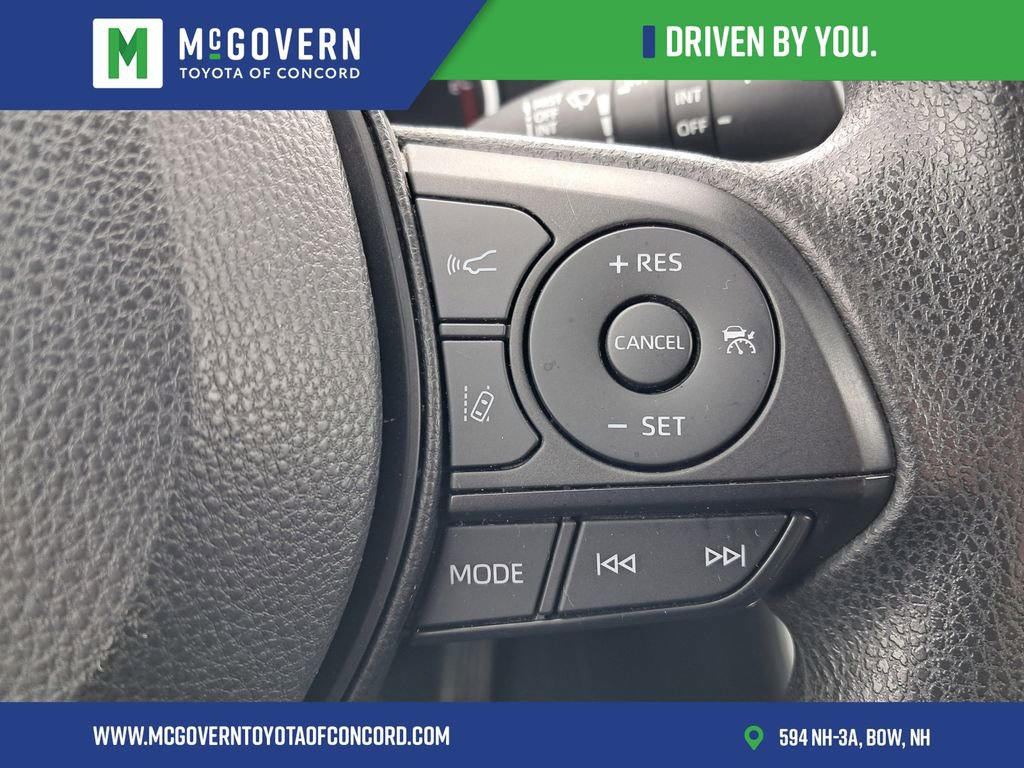 Used 2024 Toyota RAV4 XLE AWD/4WD image 27