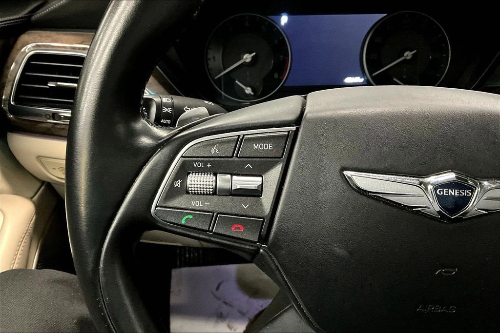Used 2018 Genesis G90 3.3T Premium image 11